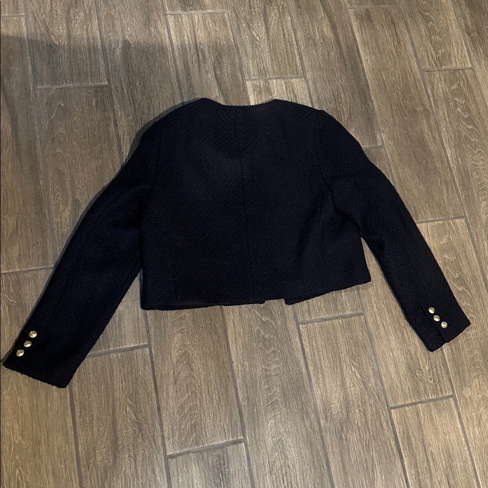 Tahari Navy Cropped Textured Women's Blazer with Gold Buttons, Size 8. - Picture 7 of 8